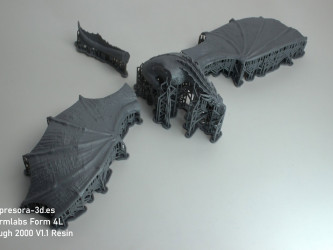 Impresión 3D de una figura de dragón en una impresora 3D de gran formato Formlabs Form 4L, resina Tough 1500