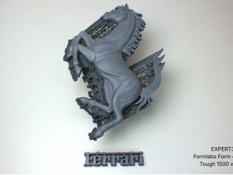 3Д-друк логотипа Феррарі на 3Д-принтері, смола Formlabs Tough 1500 V1.1