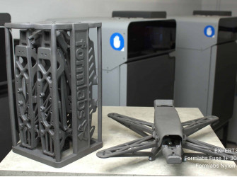 Componentes para drones impresos en 3D mediante tecnología SLS con nailon 12 por EXPERT3D.