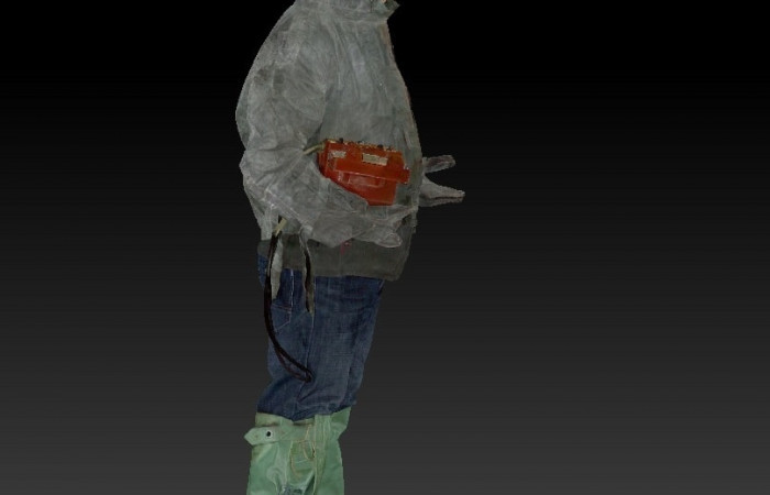 Escaneado 3D de una persona con traje de protección química para VR