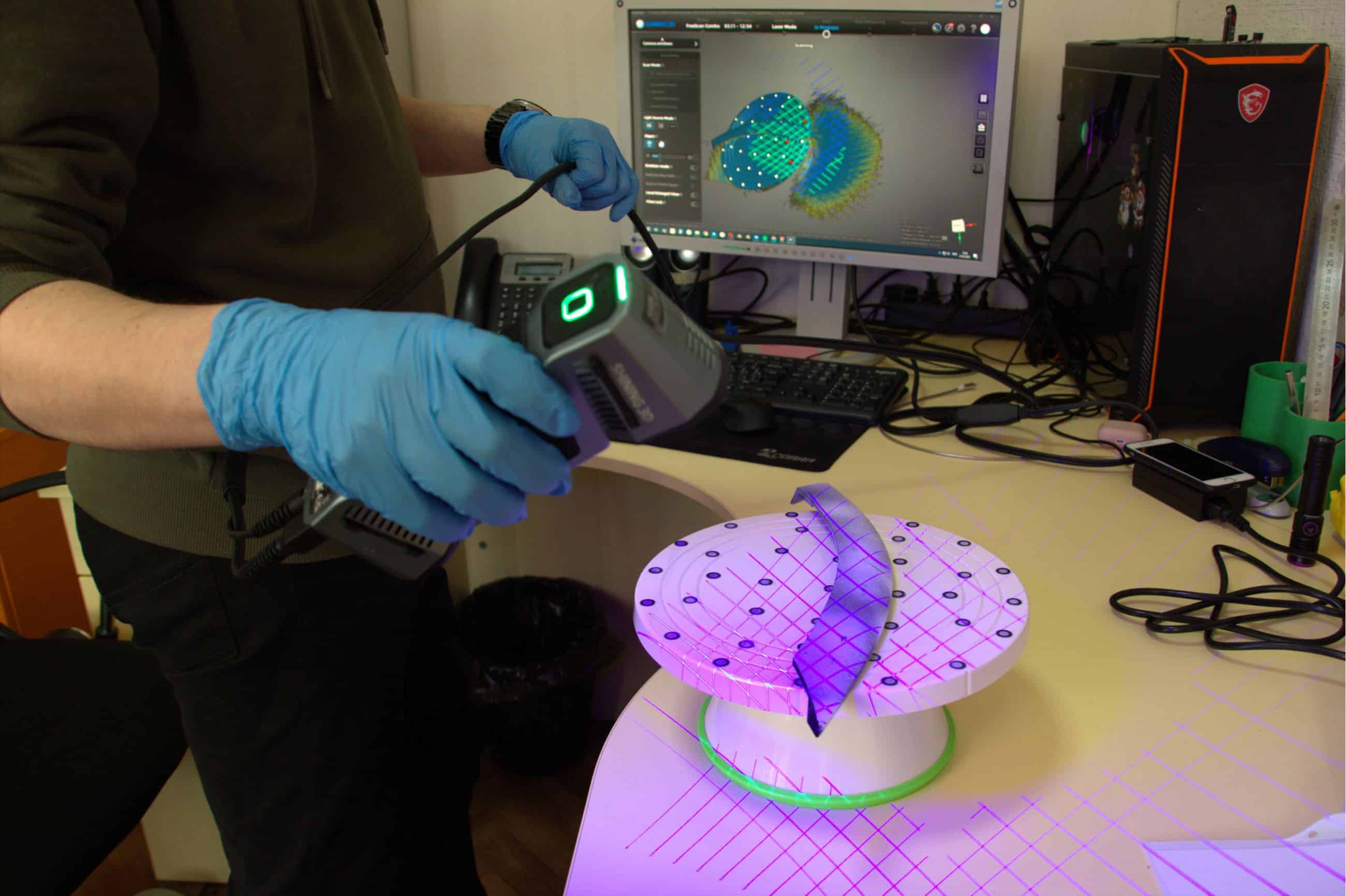 Proceso de escaneado 3D con precisión láser azul