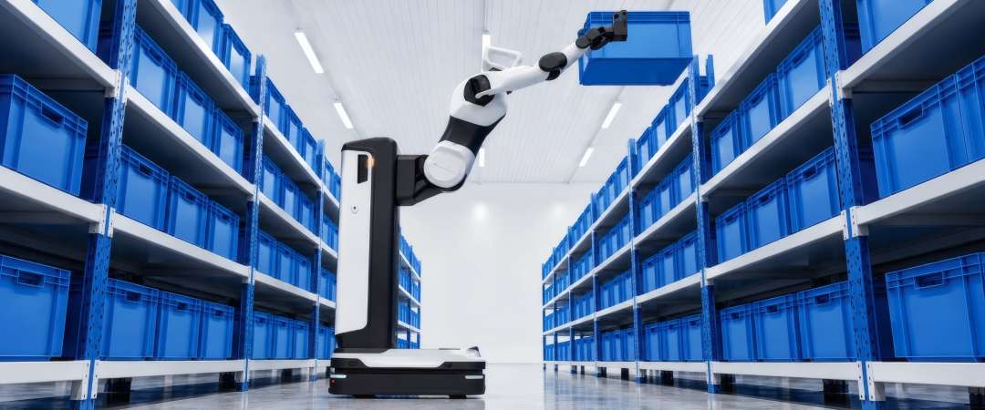 AgiBot G2 Max працює з контейнером на верхньому рівні стелажа