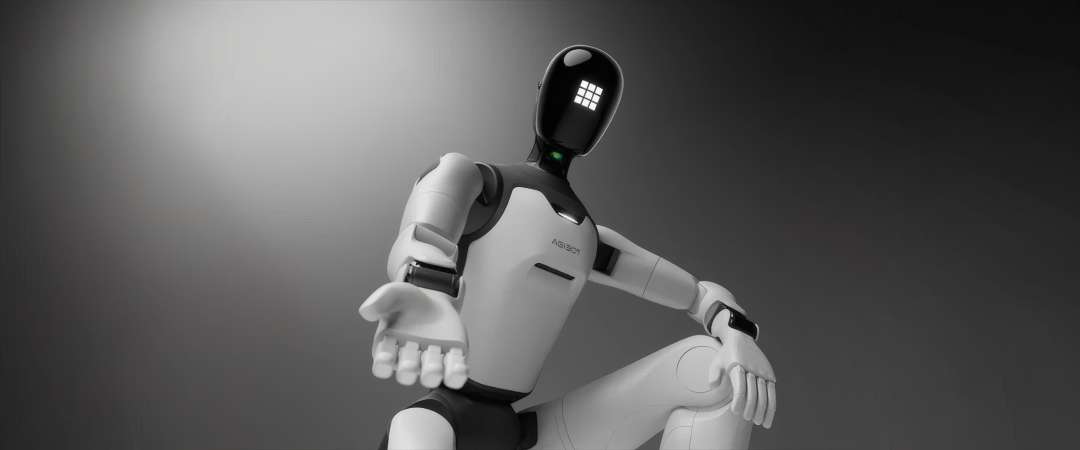 Гуманоїдний робот AgiBot із роботизованими кистями OmniHand
