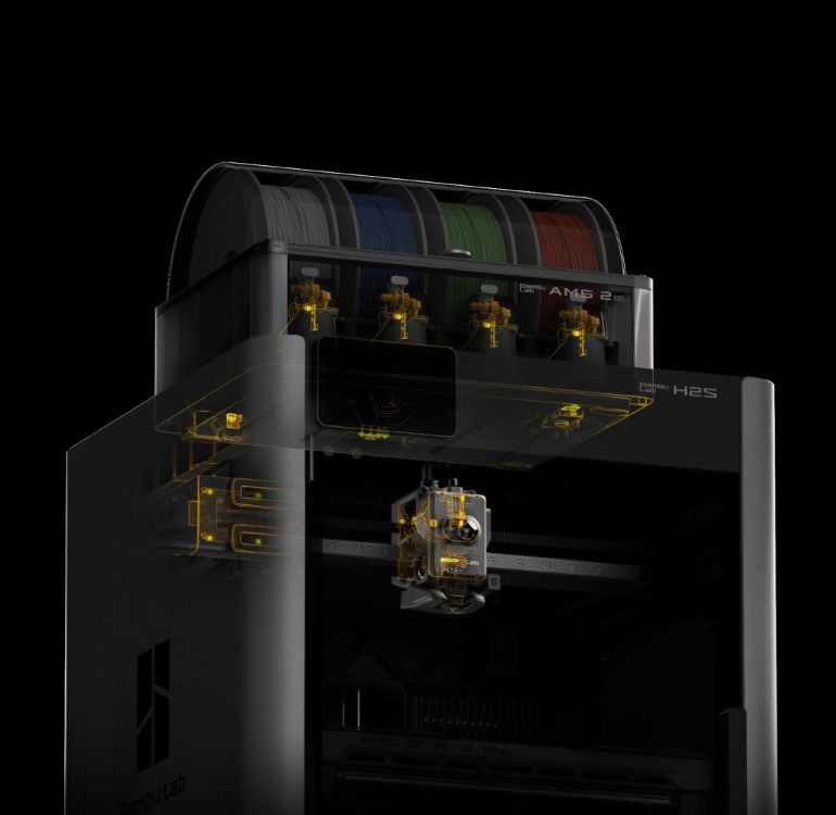 Impresora 3D Bambu Lab H2S Combo, que utiliza sensores de trayectoria del filamento para monitorear la velocidad y posición de alimentación, detectar enredos y rastrear el uso del filamento.