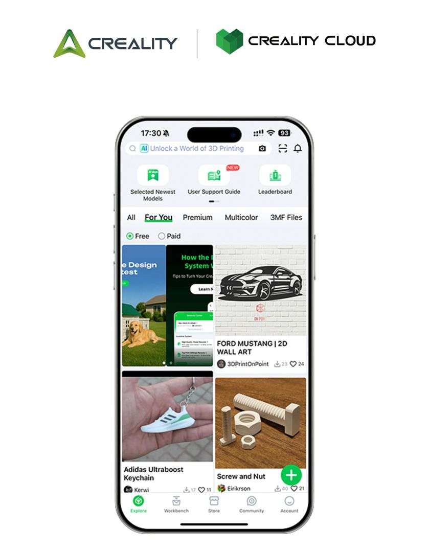 Smartphone con la app Creality Cloud junto a la impresora 3D K2 SE.