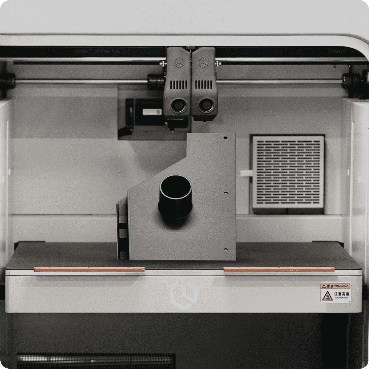 Diagrama que ilustra cómo el Algoritmo Inteligente de Calentamiento de Cámara de la CreatBot D1000 Pro HS contrarresta la deformación de la impresora inducida por la temperatura.