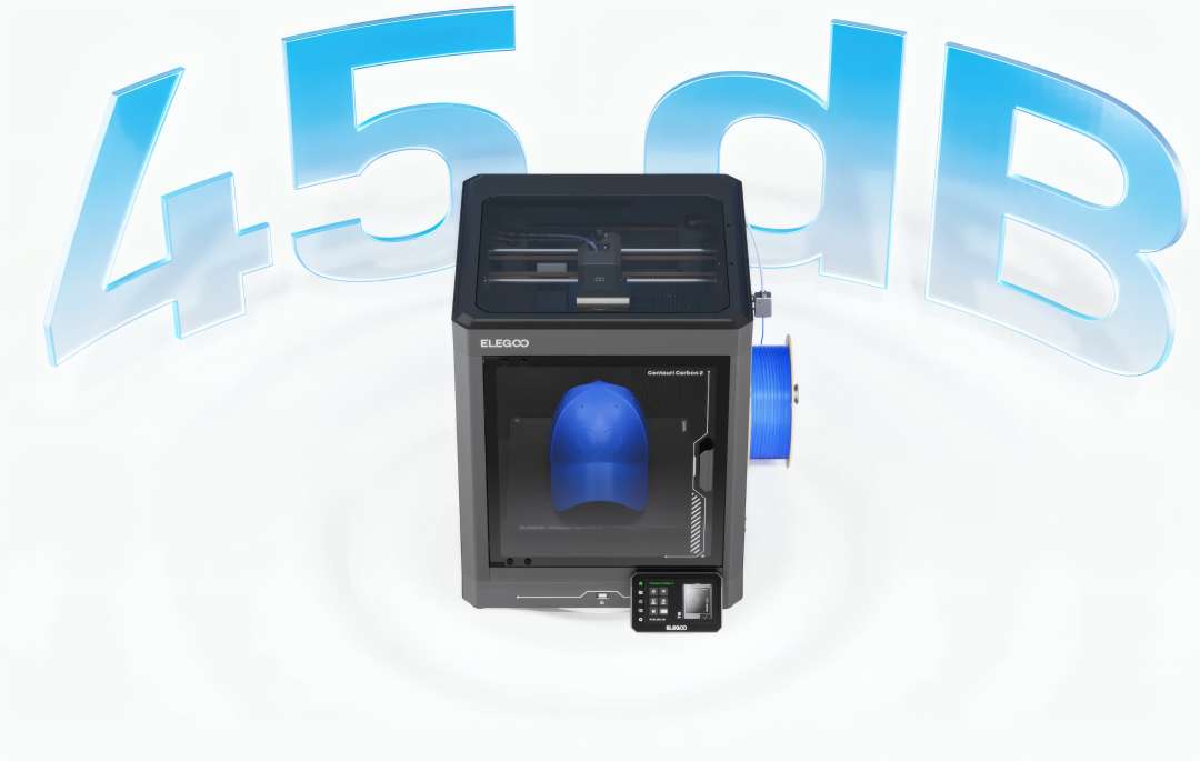 Impresora 3D cerrada con una bobina de filamento azul y una gorra impresa junto a una indicación del nivel de ruido