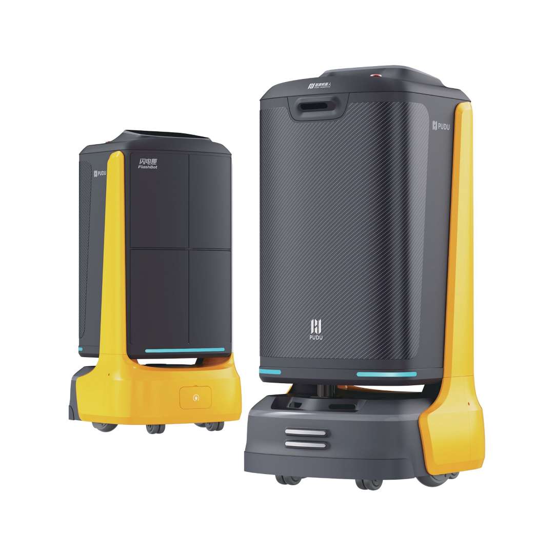 Dos robots de entrega PUDU FlashBot en vistas frontal y en ángulo sobre fondo blanco, mostrando el cuerpo negro de tejido de carbono y los laterales amarillos con logotipo PUDU