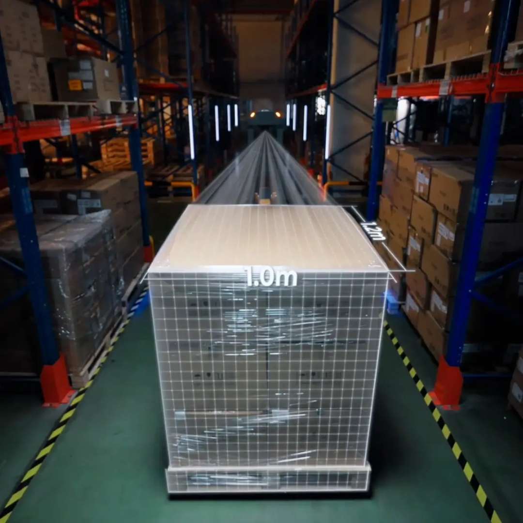 El MP2000 transporta un palé retractilado de 1,0 por 1,2 m con ruta de navegación