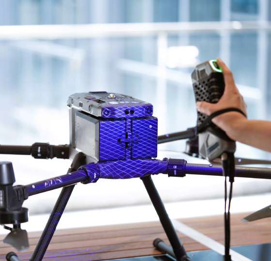 Demostración del escaneo ultrarrápido del Scanology SimScan 42 Gen2 en una pieza de automóvil.