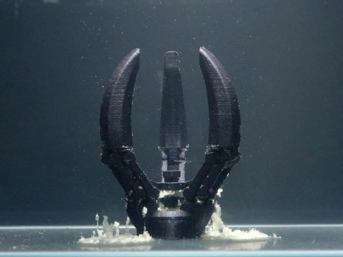 Impresora 3D con grabadora láser y fresadora