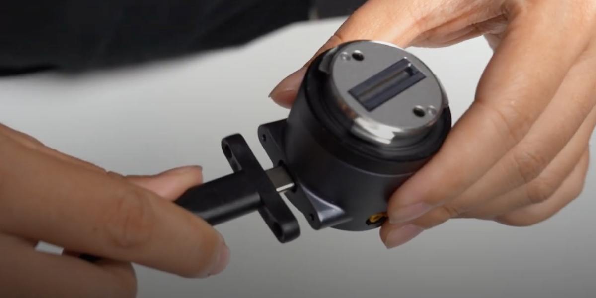 El escáner se conecta a la batería del Dron