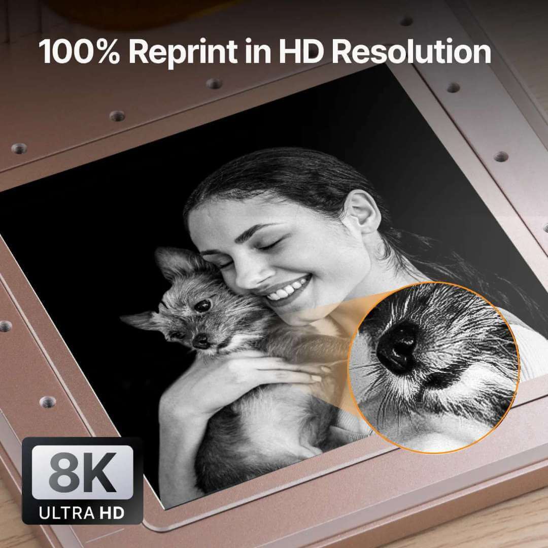 Grabado fotográfico Ultra-HD en la xTool F2 mostrando líneas finas y reproducción profunda de sombras con una precisión de repetición absoluta